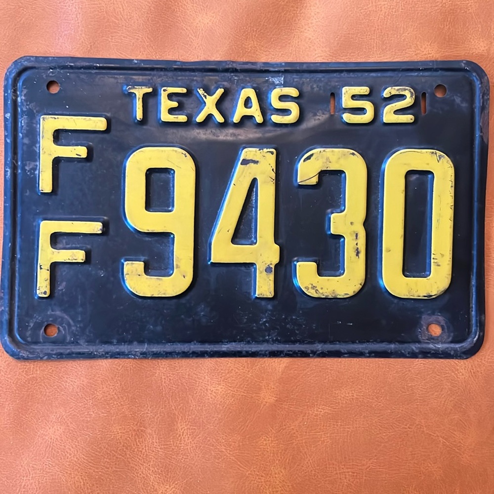 Vintage Original 1952 Texas License Plate FF 9430